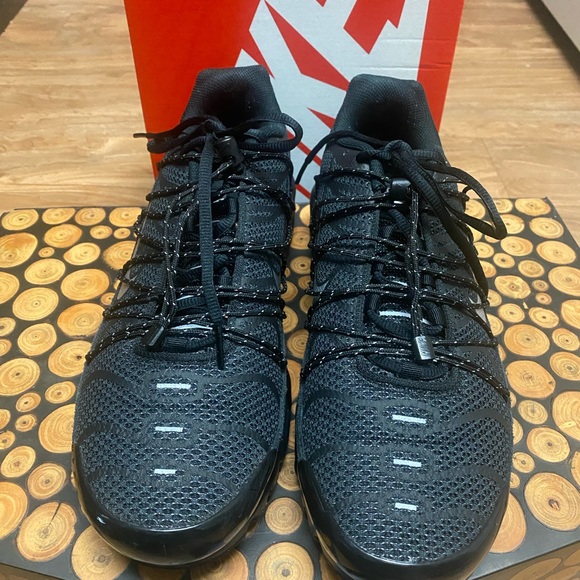 Nike Sneakers (9 Men, 11 Female) - Picture 3 of 4